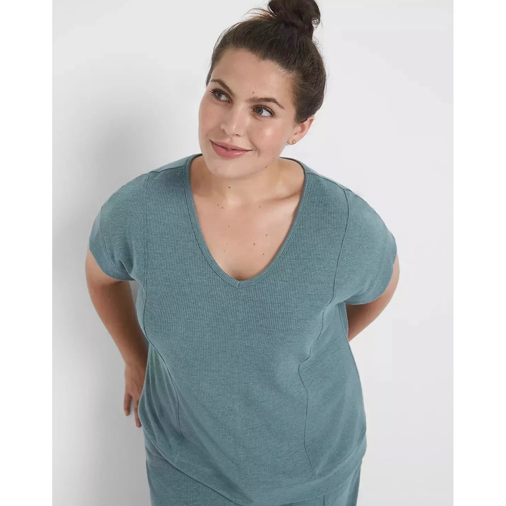 Lane Bryant LIVI Ribbed V-Neck Cropped Tee Sagebrush Size 18/20‎ PLUS